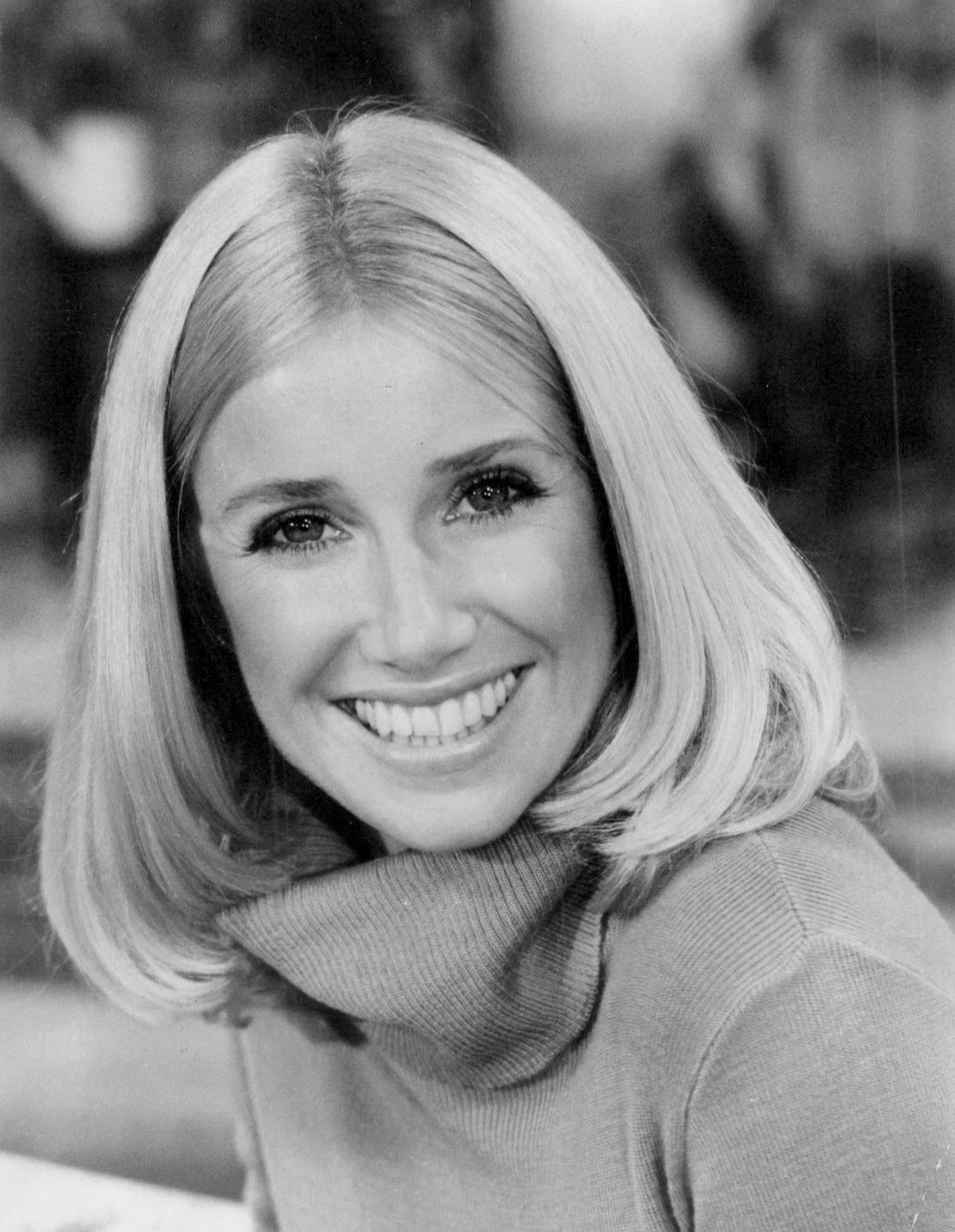 Suzanne Somers — TV Flash editorial portrait