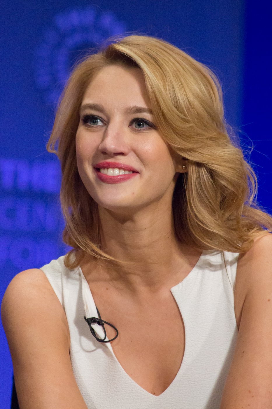 Yael Grobglas — TV Flash editorial portrait