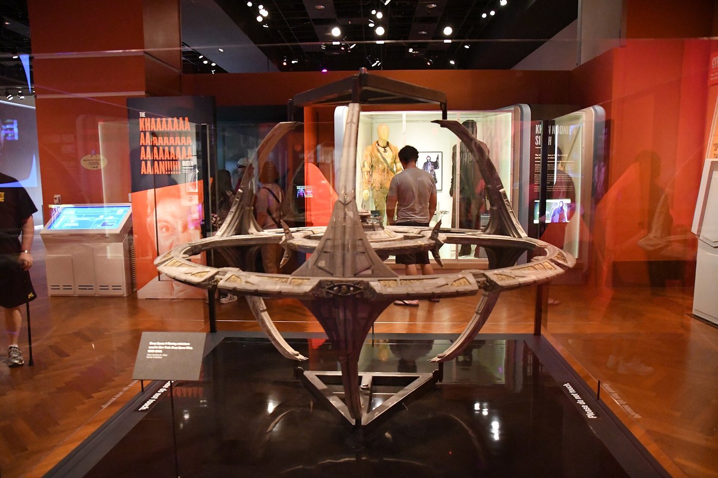 Star Trek: Deep Space Nine — editorial still collage for TV Flash